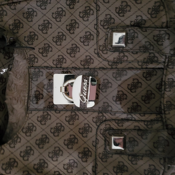 Guess medium size purse #retro - Picture 3 of 3